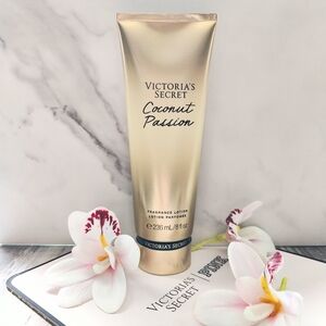 NEW VICTORIA'S SECRET COCONUT PASSION FRAGRANCE BODY LOTION 8 FL OZ